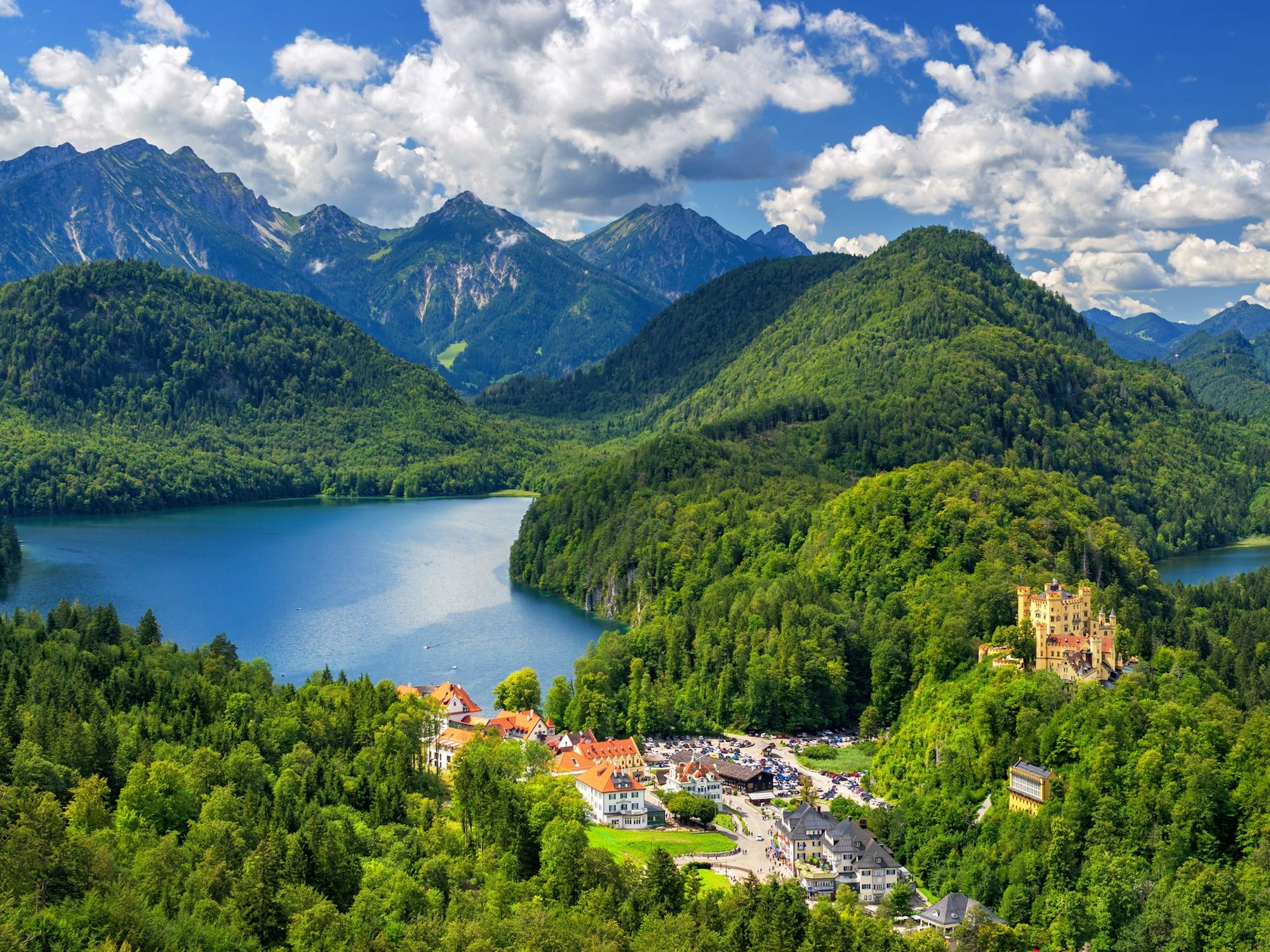 Ganz in der Nähe vom Märchenschloss Neuschwanstein liegt der wunderschöne Alpsee.