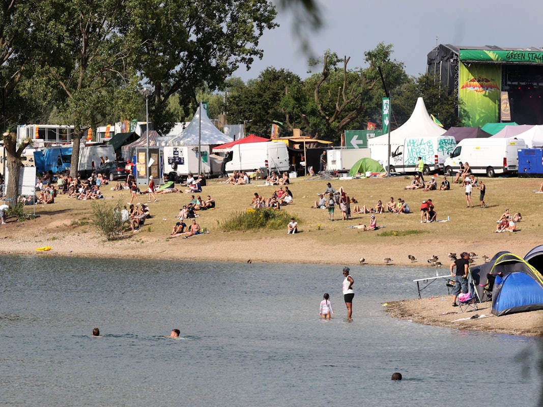 Nach einer Stunde wird ein vermisster Mann im Fühlinger See gefunden. Er starb wenig später. Schon wieder schwimmen Menschen im Fühlinger See.