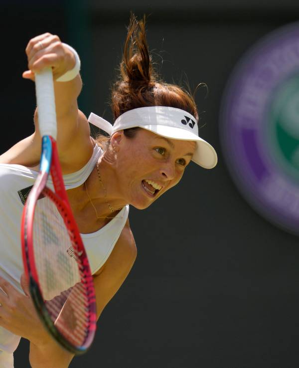 Tatjana Maria beim Aufschlag.
