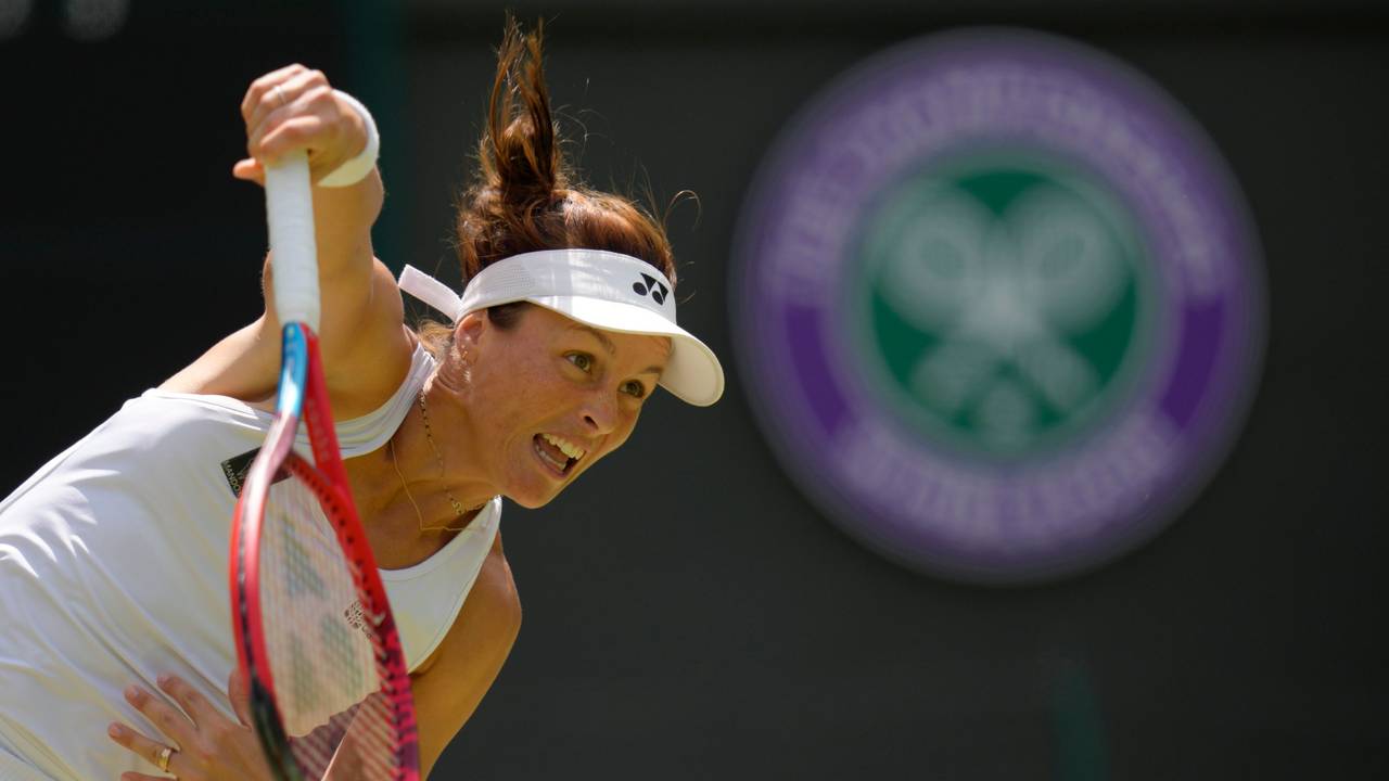 Tatjana Maria beim Aufschlag.