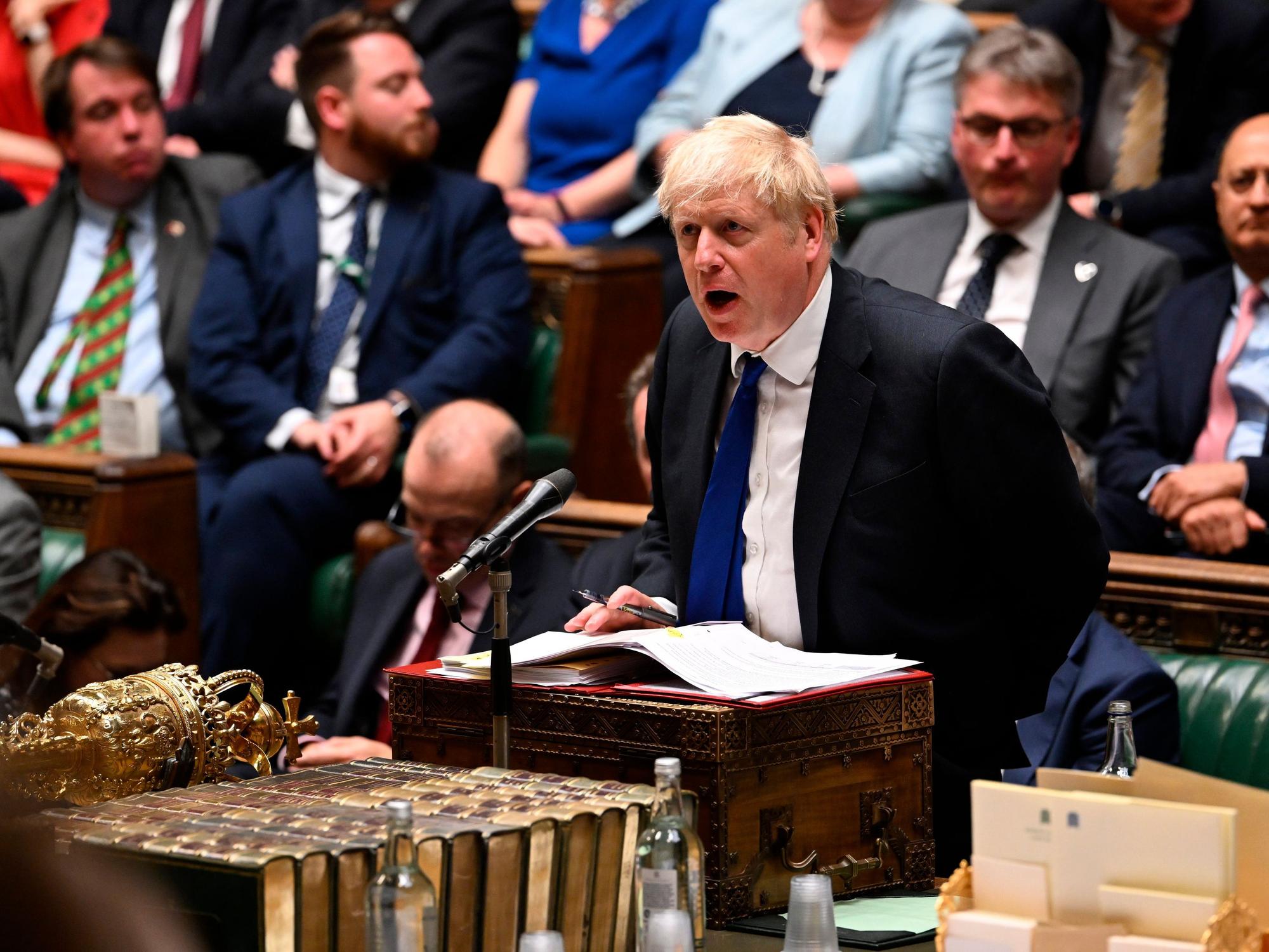 Boris Johnson am 6. Juli 2022 im britischen Unterhaus bei der wöchentlichen Fragestunde.