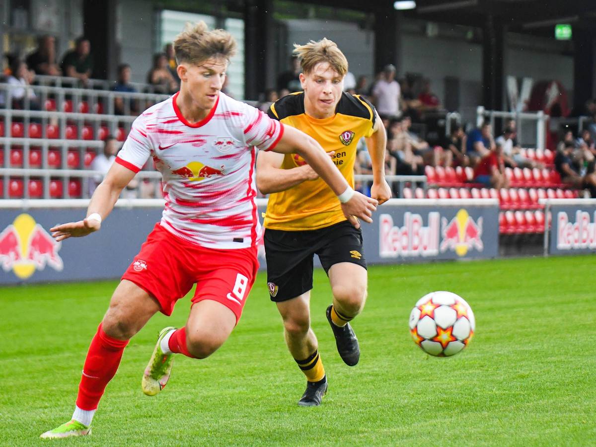 Kai Klefisch im Zweikampf für Leipzigs U19.