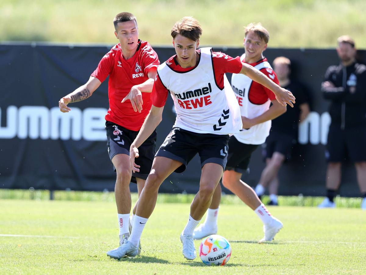 Tim Lemperle dribbelt im Training des 1. FC Köln