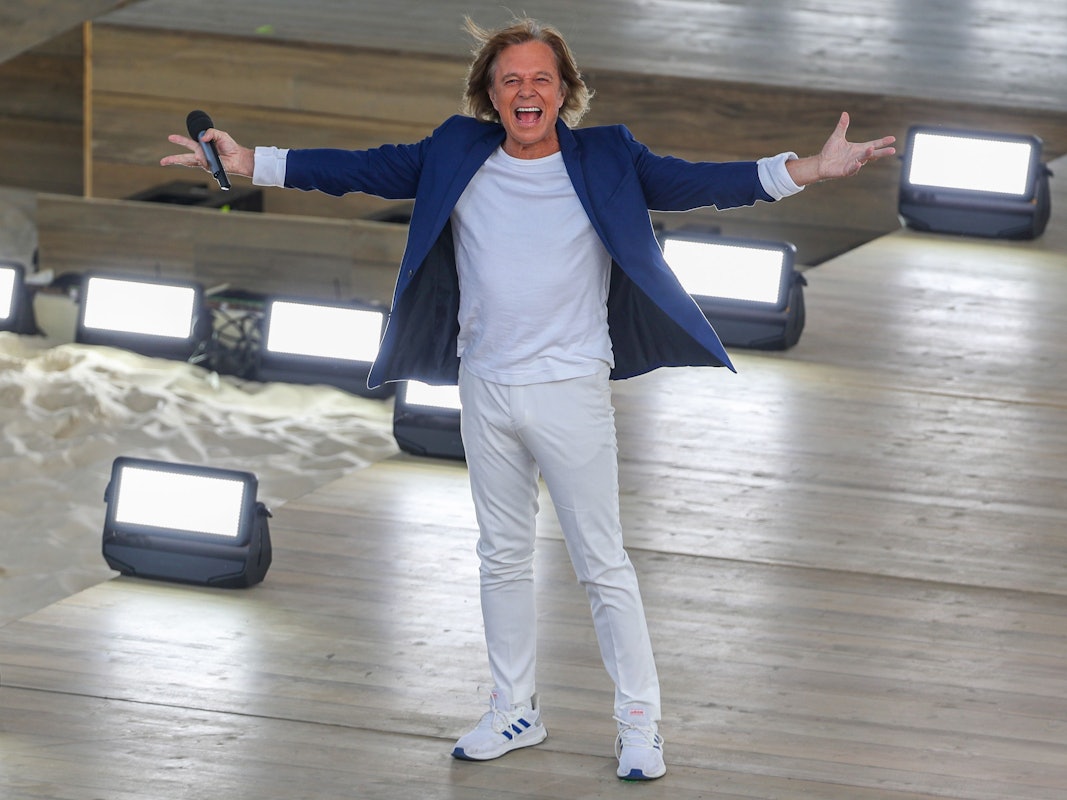 Sänger Jürgen Drews stand am 9. Juli 2022 bei der Sendung „Die große Schlagerstrandparty 2022“ im Amphitheater in Gelsenkirchen auf der Bühne. Danach kündigte er sein Karriere-Aus an.