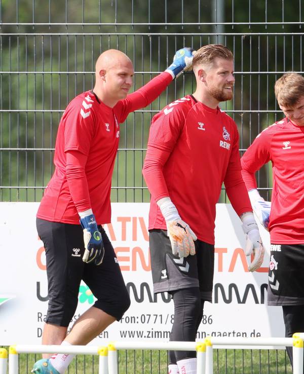 Das Torwart-Quartett des 1. FC Köln: Marvin Schwäbe, Jonas Urbig, Timo Horn und Matthias Köbbing (v.r.) am 4. Juli 2022 im Trainingslager in Donaueschingen
