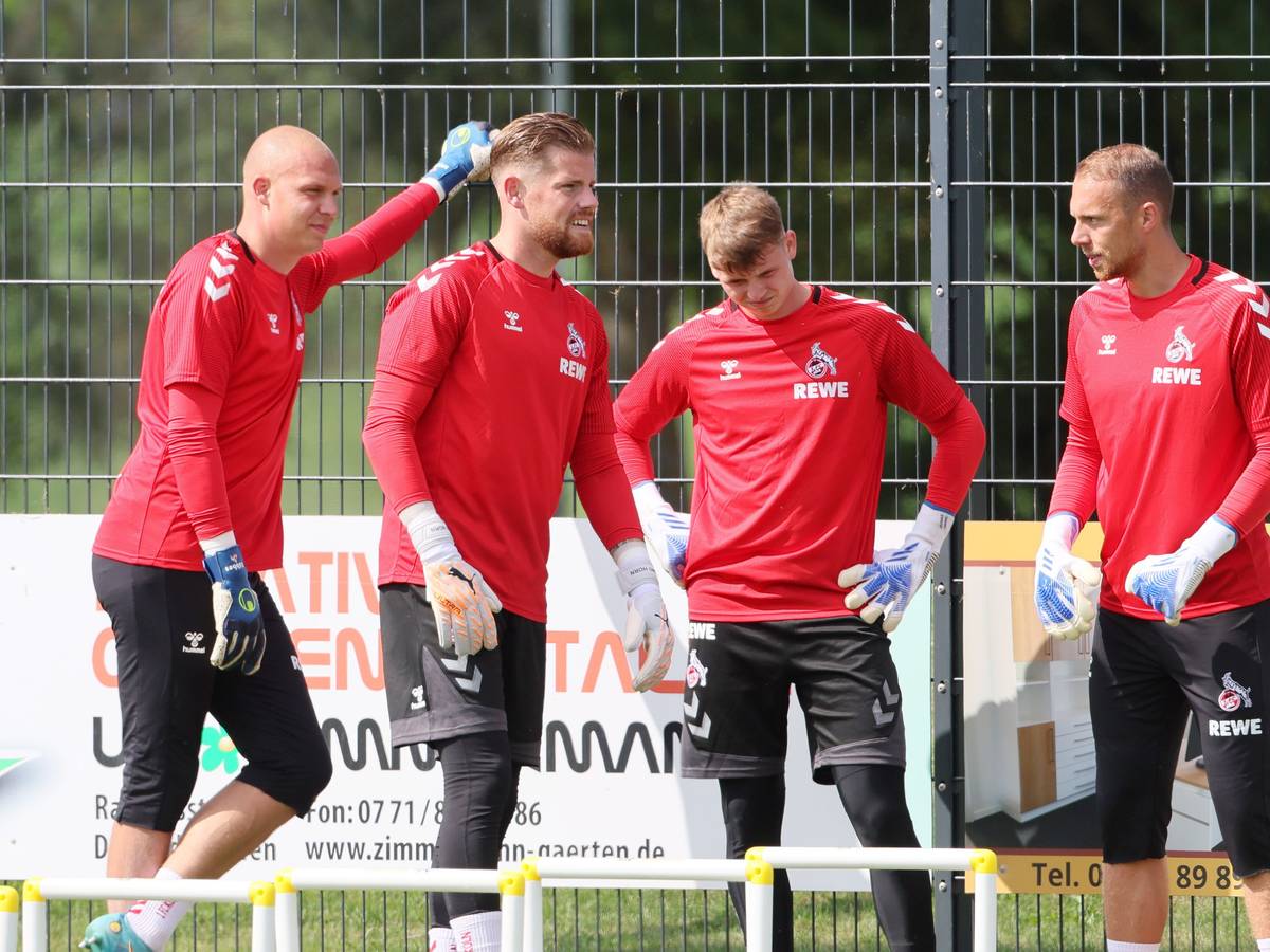 Das Torwart-Quartett des 1. FC Köln: Marvin Schwäbe, Jonas Urbig, Timo Horn und Matthias Köbbing (v.r.) am 4. Juli 2022 im Trainingslager in Donaueschingen