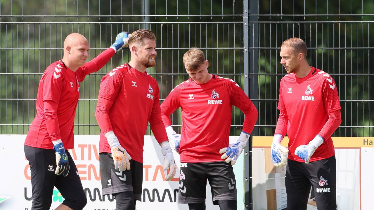 Das Torwart-Quartett des 1. FC Köln: Marvin Schwäbe, Jonas Urbig, Timo Horn und Matthias Köbbing (v.r.) am 4. Juli 2022 im Trainingslager in Donaueschingen