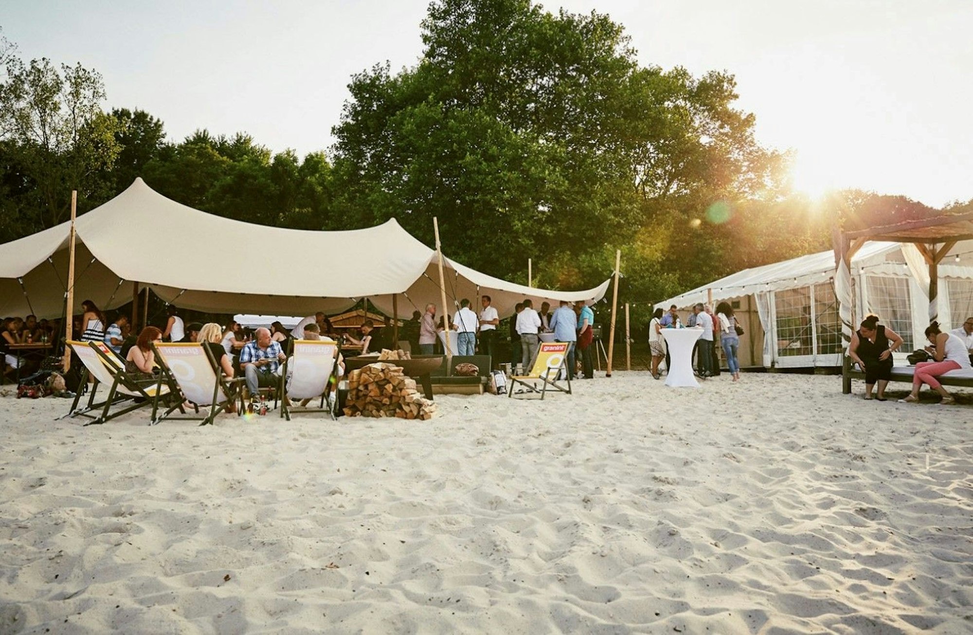 Blick auf die Pavillons am Blackfoot Beach