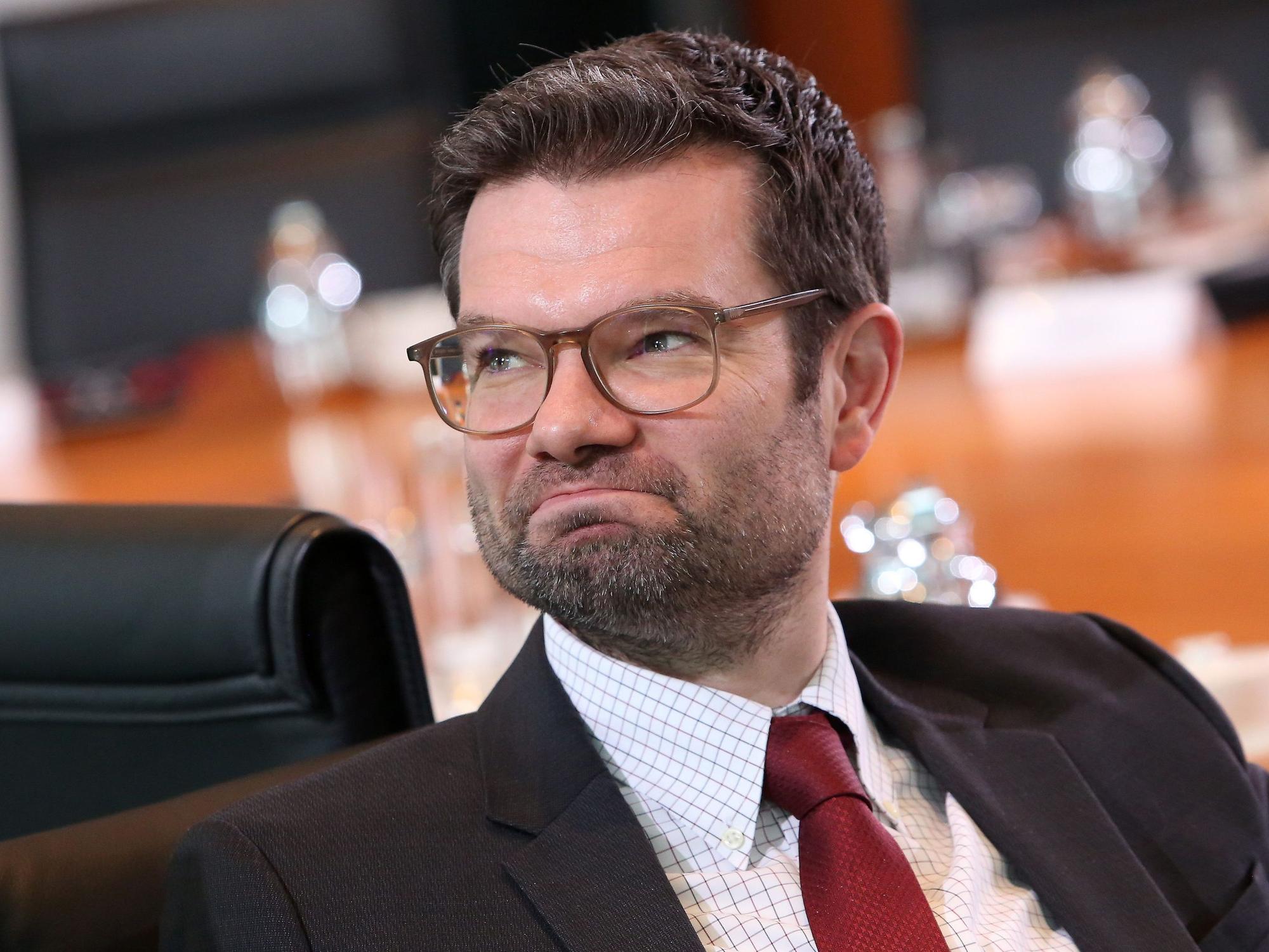 Justizminister Marco Buschmann meldet sich zum Ballermann-Hit zu Wort.