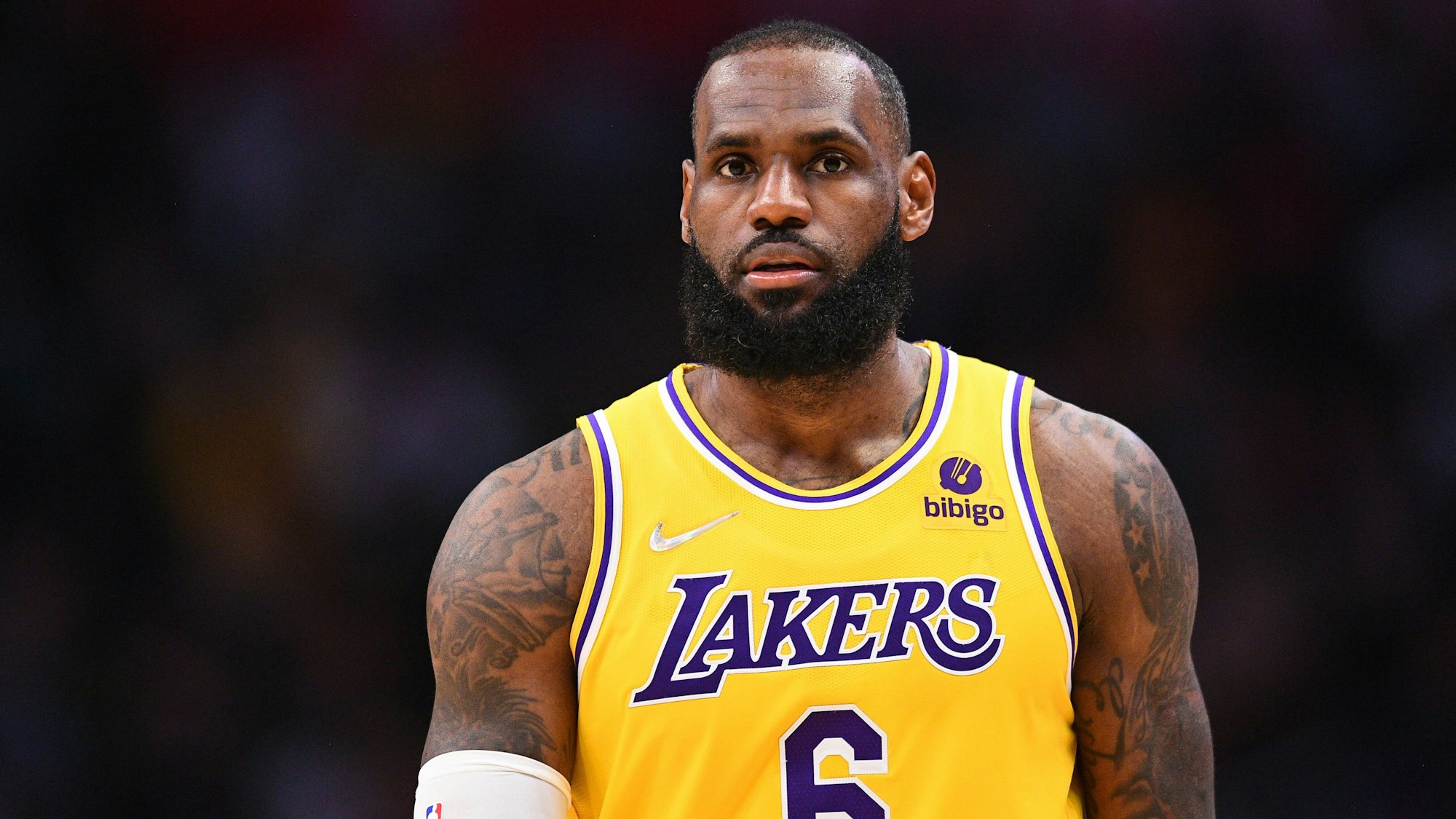 Basketball-Profi LeBron James von den Los Angeles Lakers während eines NBA-Spiels.
