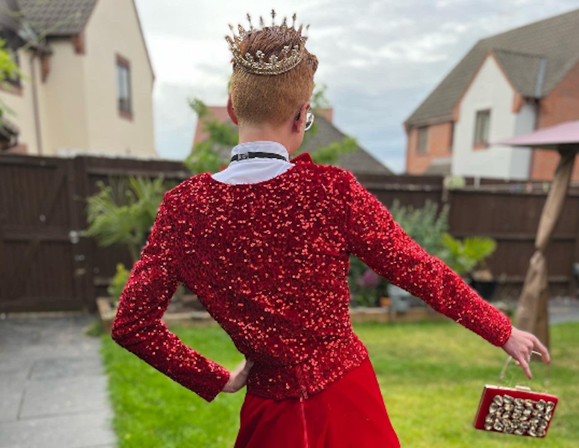 Der 16-jährige Kaden in seinem Ballkleid.