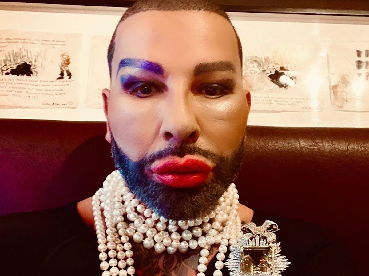 Harald Glööckler, hier auf einem Instagram-Selfie vom Juni 2022, wünscht seinen Followern einen glamourösen Tag.