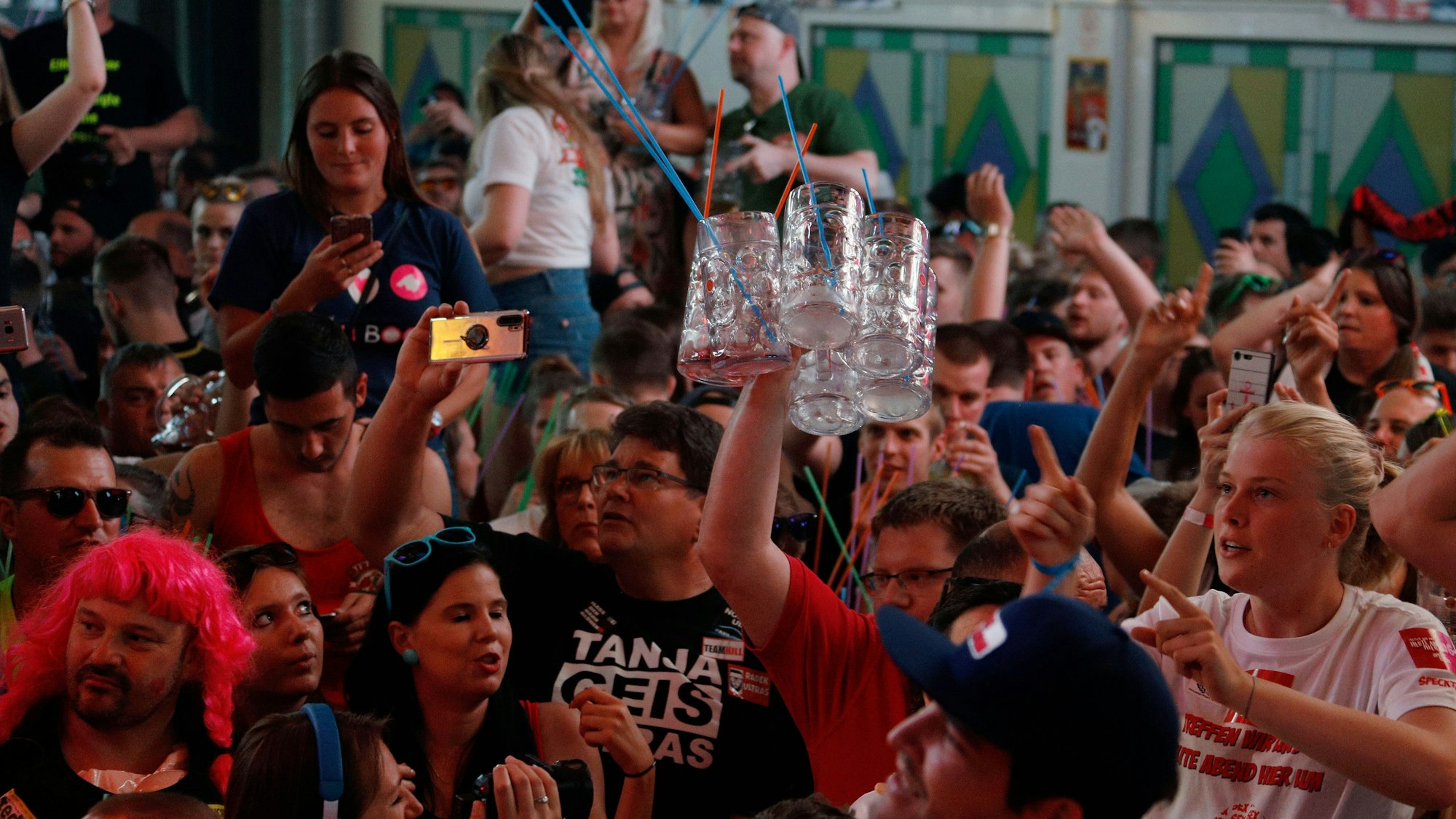 „Layla“ läuft seit Wochen am Ballermann rauf und runter. Der Mallorca-Hit entfachte eine landesweite Sexismus-Debatte. Das Foto zeigt die Mallorca-Kneipe Bierkönig im April 2019.