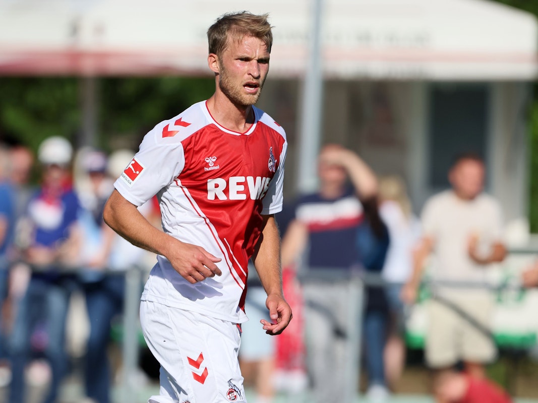 Sebastian Andersson beim Testspiel des 1. FC Köln gegen Austria Lustenau am 8. Juli 2022
