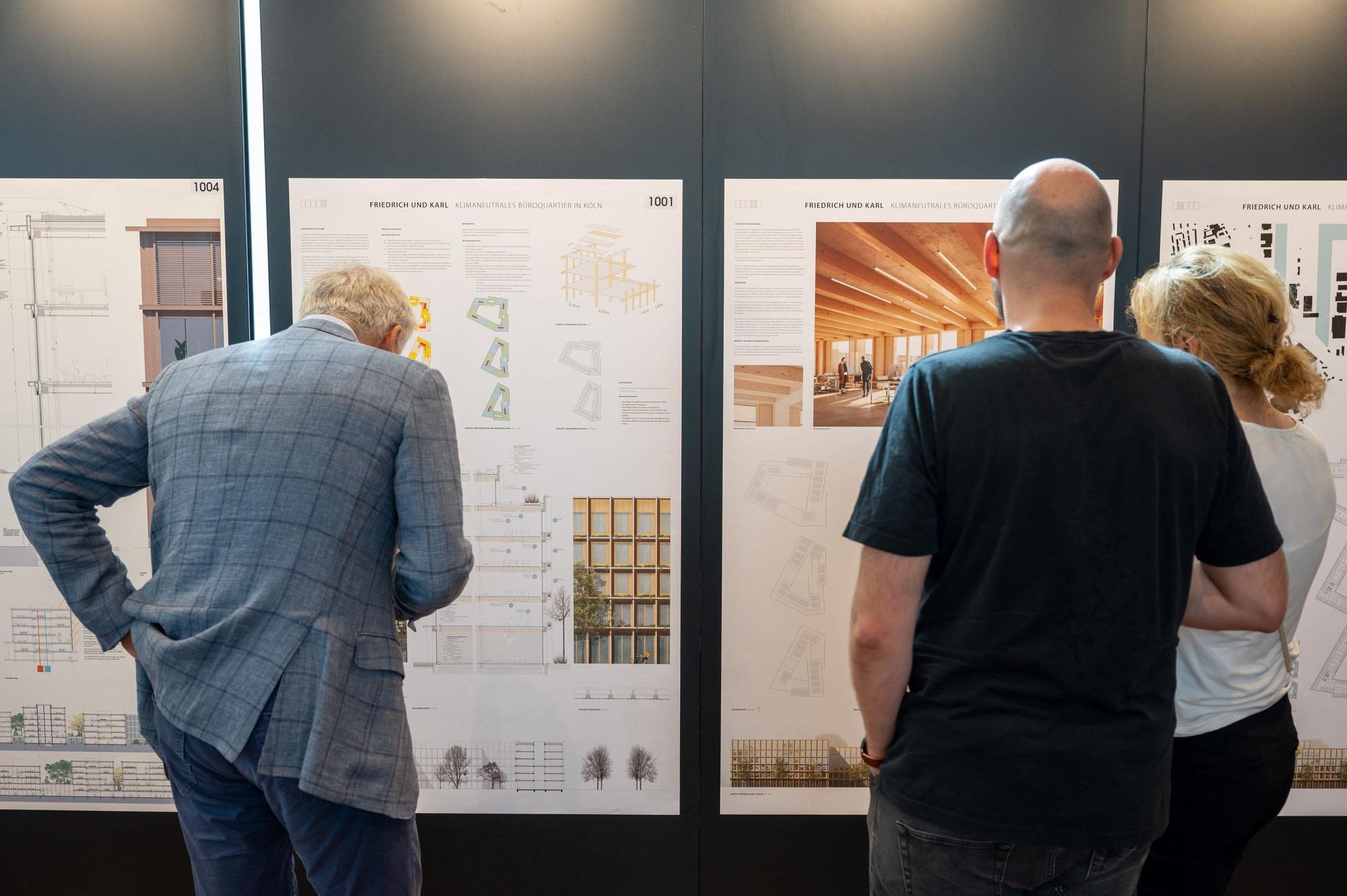 Pläne und Entwürfe des „Friedrich und Karl“-Projekts im Foyer der Baugesellschaft Bauwens.