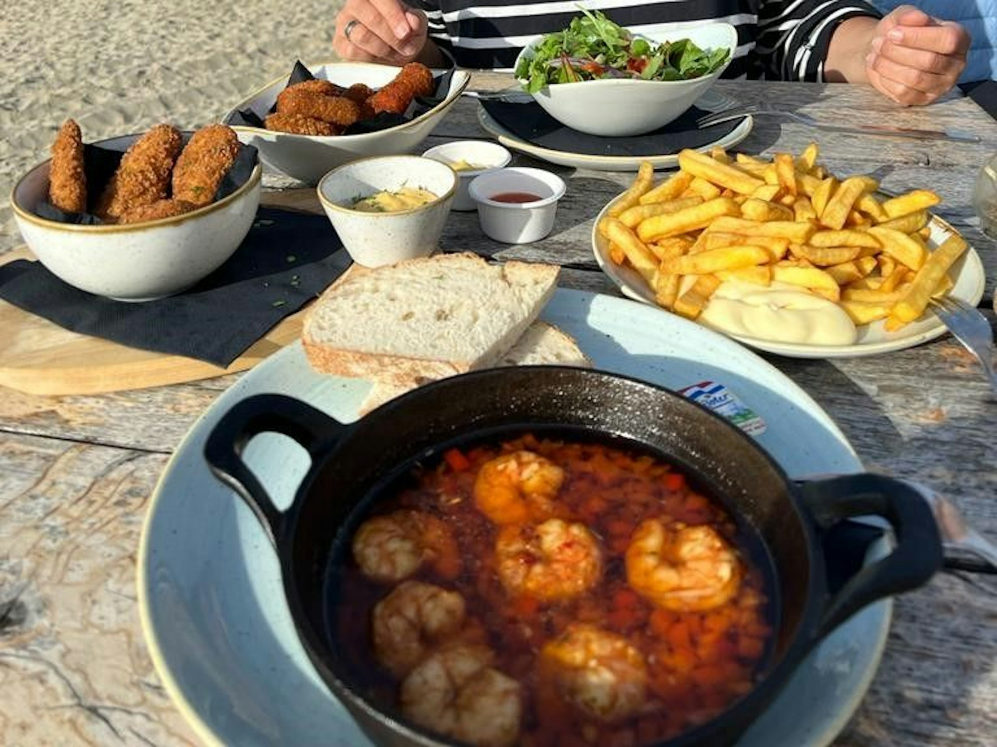 Urlaub in Holland: Essen im Beachclub Corazon bei Renesse in Zeeland.