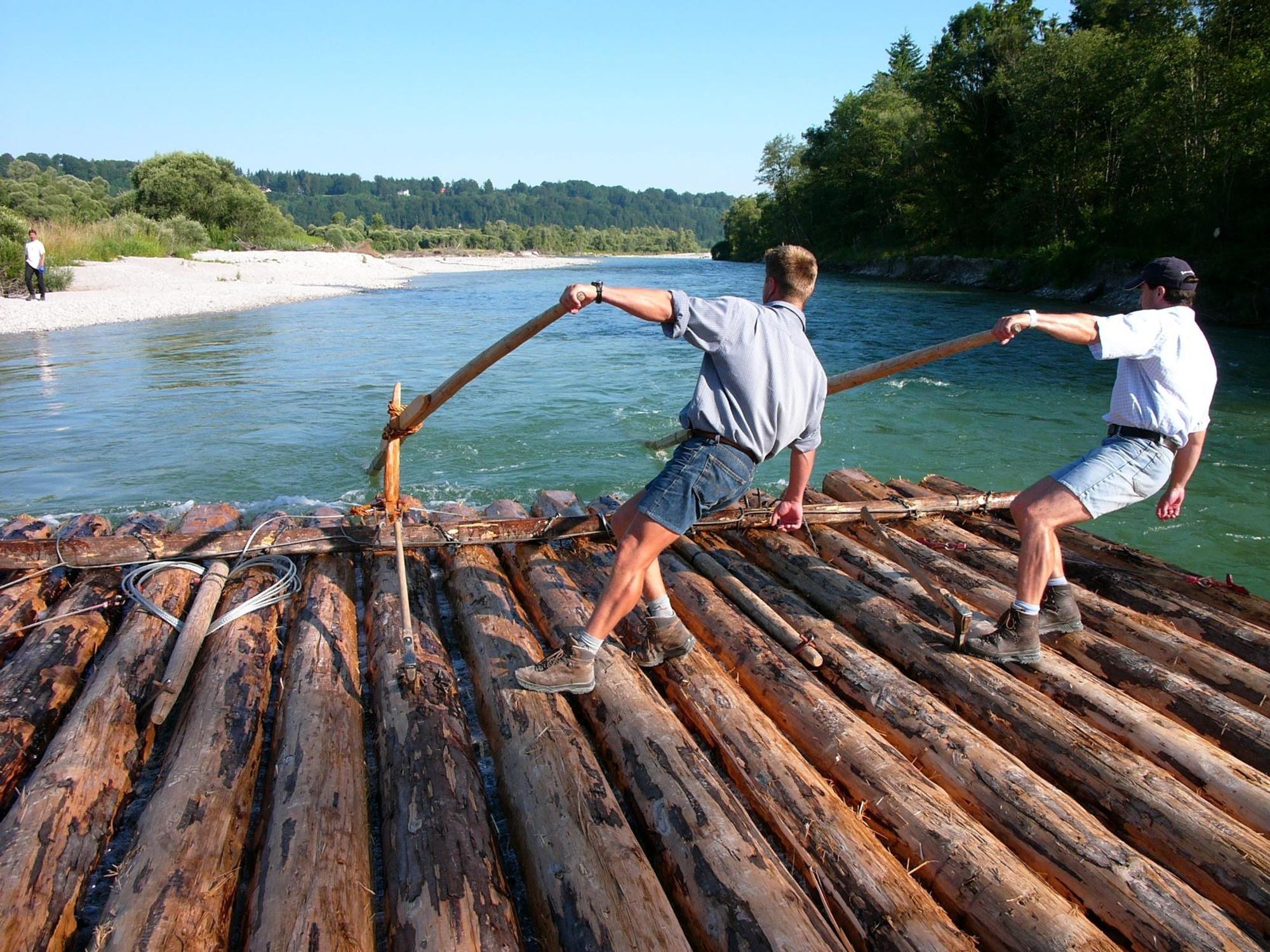 Isar bei Lenggries mit Flößern