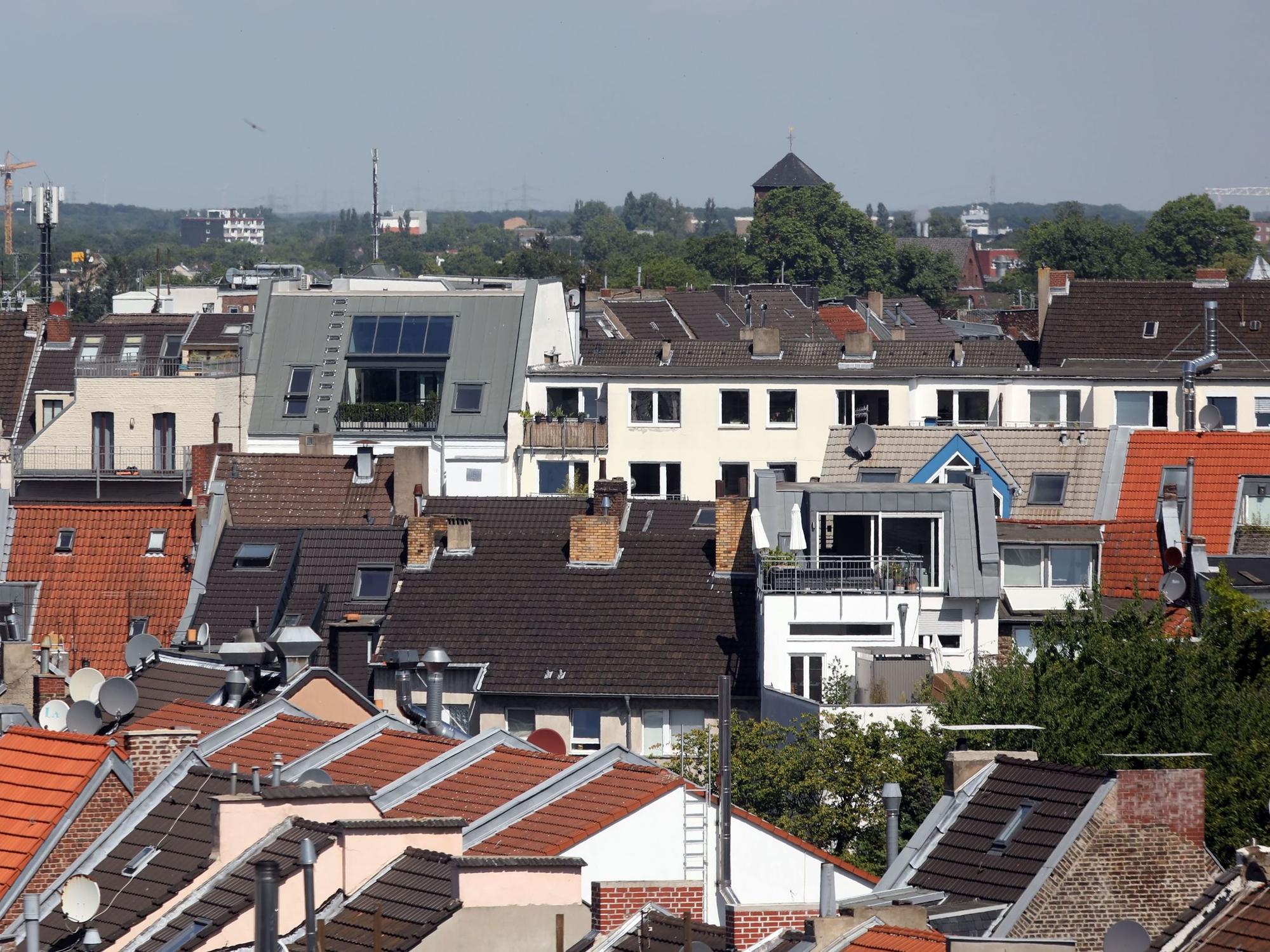 14.06.2022, Köln: Blick von oben auf das Agnesviertel mit der Agneskirche, dem Eigelstein und dem Ebertplatz. Foto: Arton Krasniqi