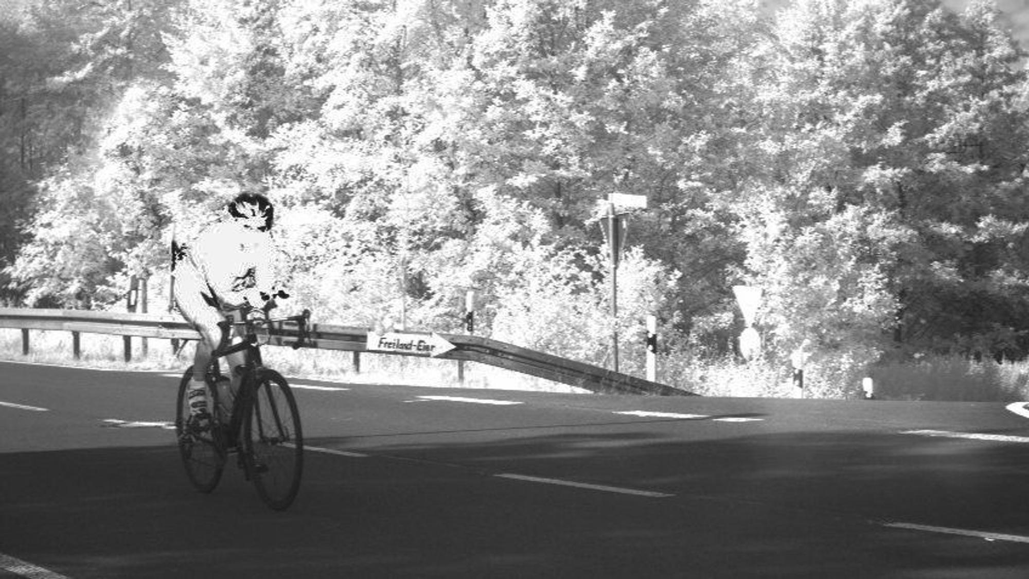 Dieser Rennradfahrer wurde in einer Tempo-30-Zone der Stadt im Kreis Mettmann mit 62 Kilometern pro Stunde von der Polizei geblitzt.