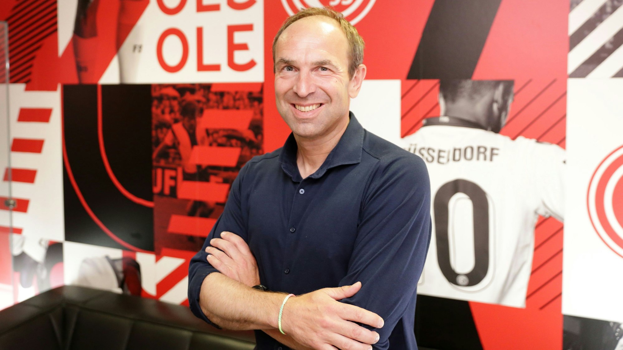 Fortuna Düsseldorfs Vorstand Alexander Jobst lächelt in die Kamera