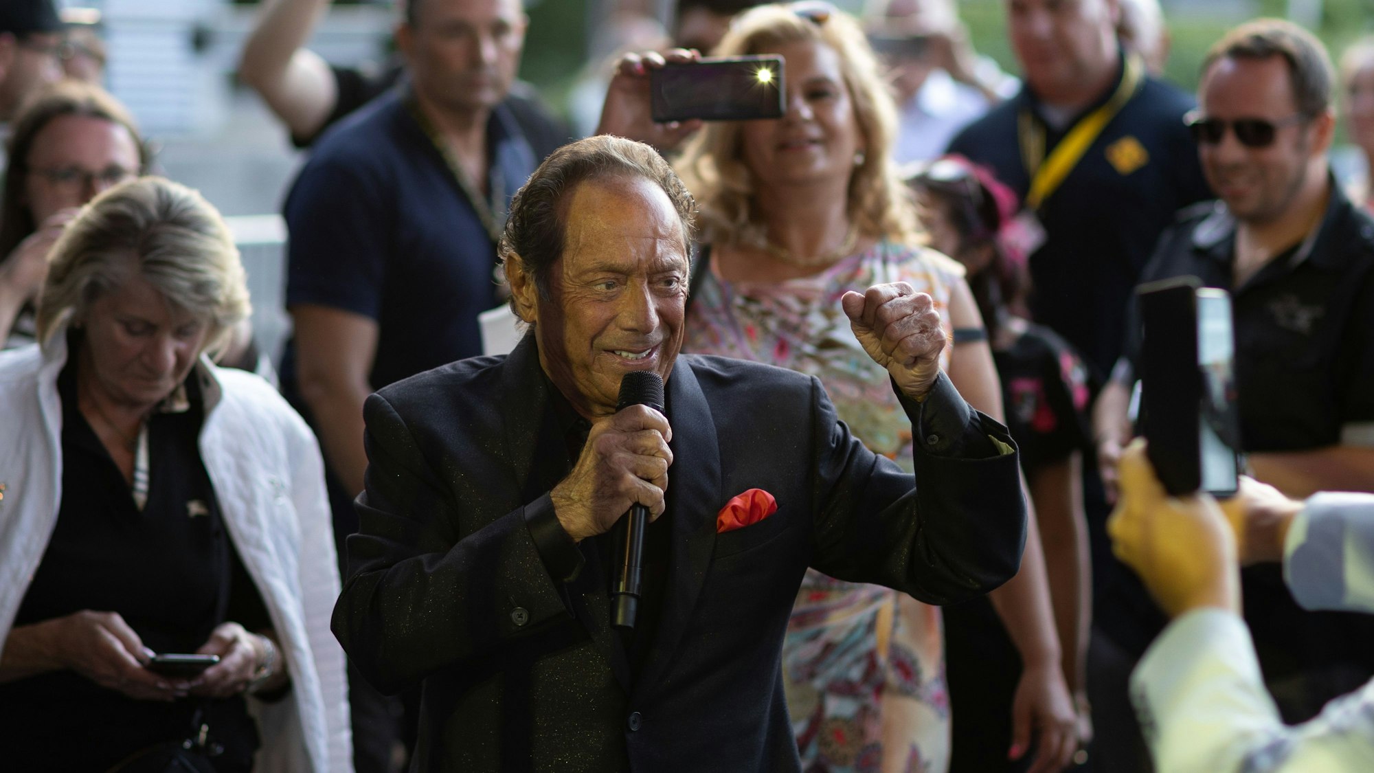 Paul Anka bei seinem Konzert im Tanzbrunnen in Köln.