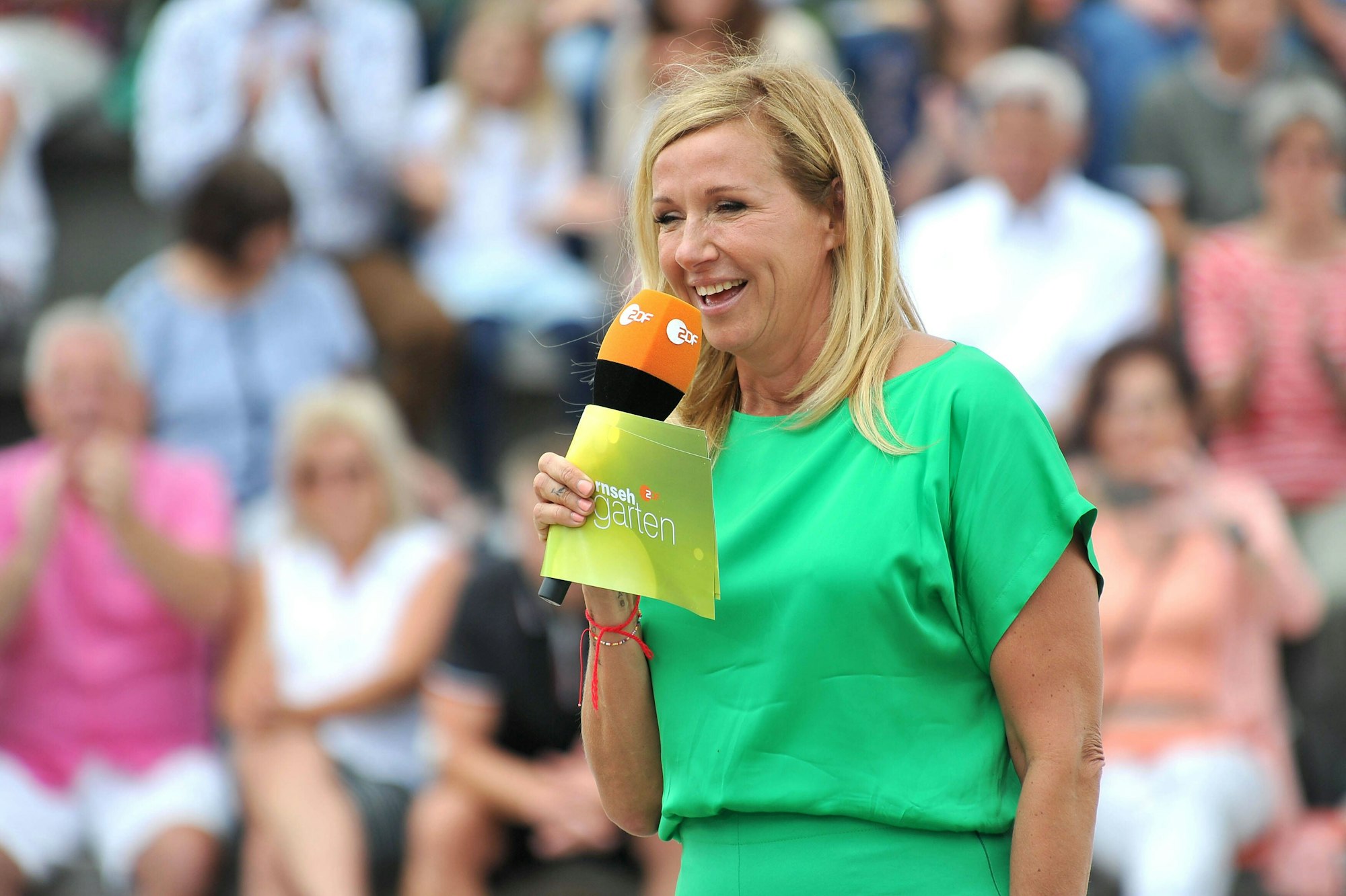 Das Foto zeigt Moderatorin Andrea Kiewel während der Live-Show 10.07.2022 in Mainz.