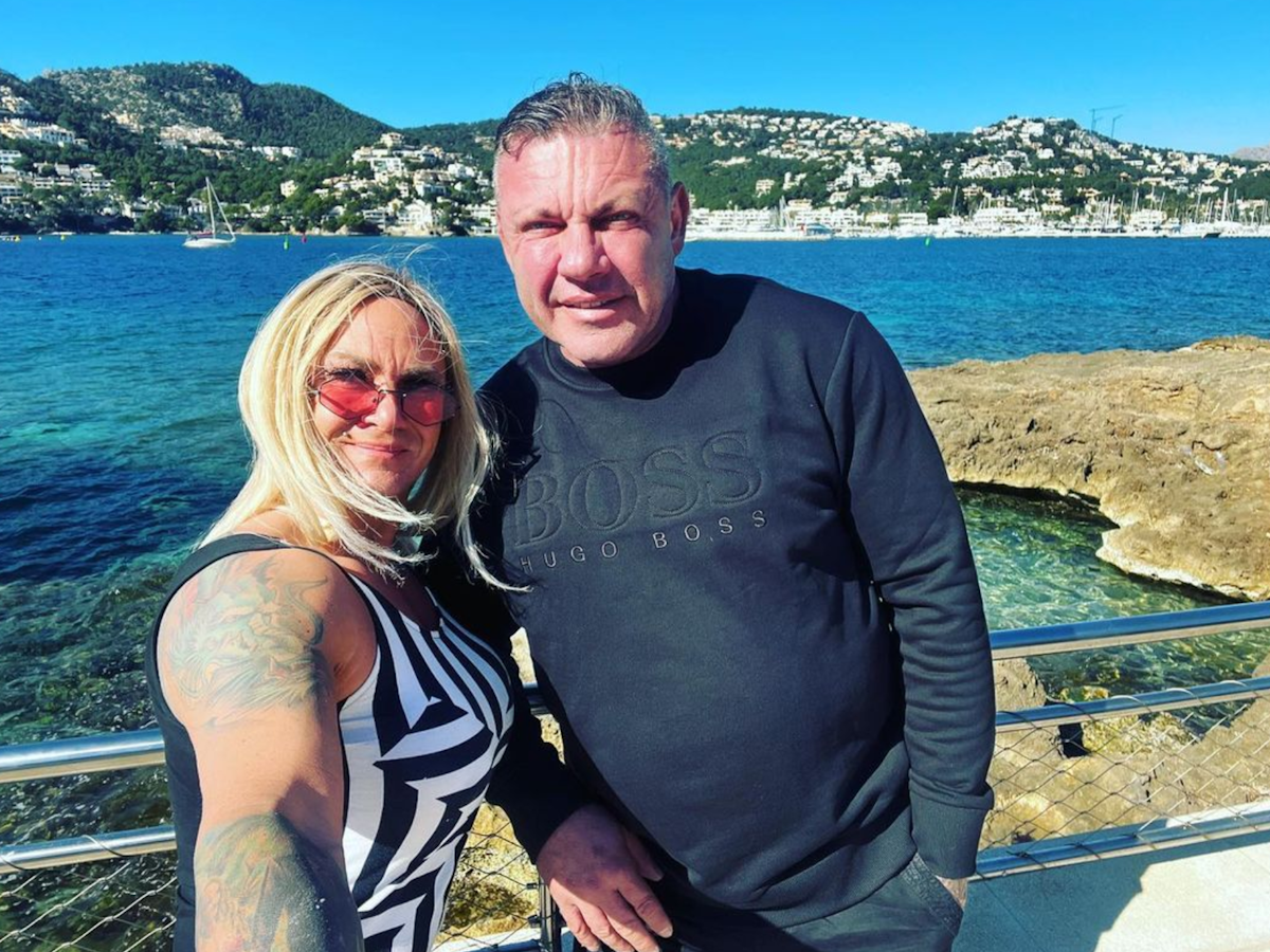 Die „Goodbye Deutschland“-Auswanderer Caro und Andreas Robens. Das Foto posteten sie im Februar 2022 auf Instagram.