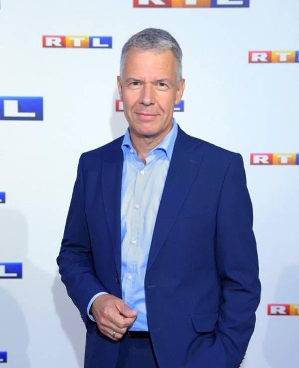 Peter Kloeppel, hier 2016 in Hamburg, moderiert am Dienstag die RTL-Sondersendung „RTL Aktuell Spezial: Hitze in Europa – Deutschland schwitzt“.