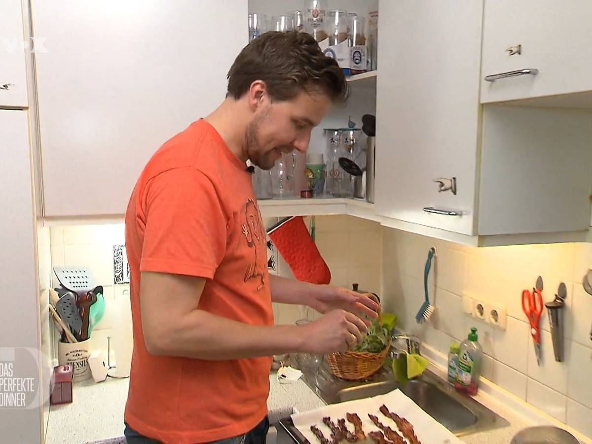 „Das perfekte Dinner“ Michi: Ob der Bacon im Dessert eine gute Idee war, erfährt er erst bei der Bewertung.