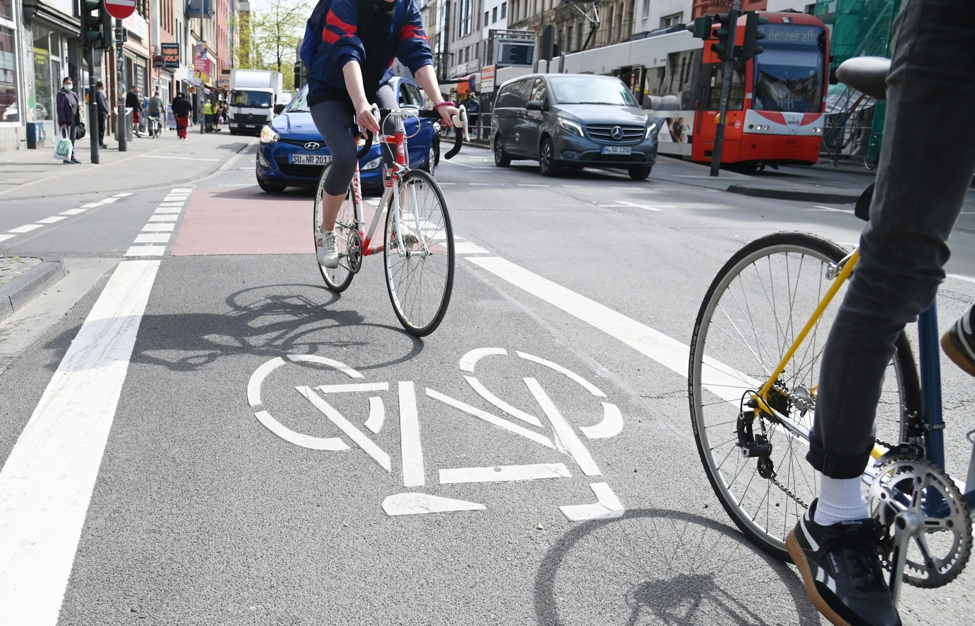 Presse-Radtour zur Fertigstellung größerer Fahrrad-Ausbauprojekte.
Aachenerstraße.