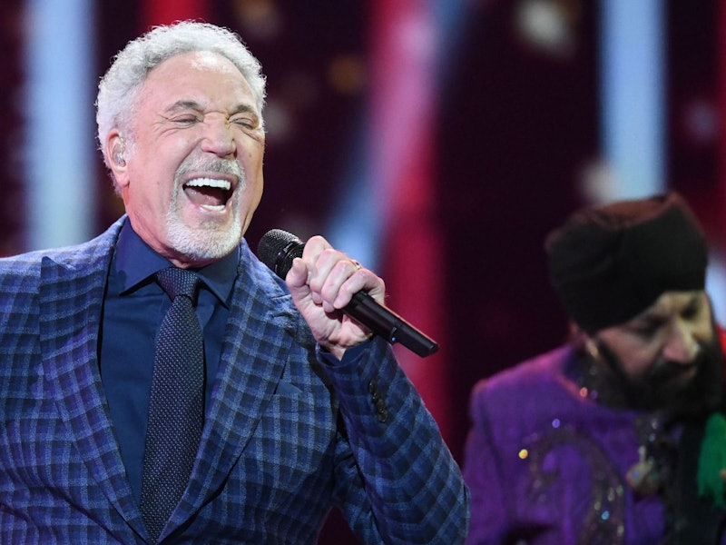 Sir Tom Jones singt in der Royal Albert Hall.