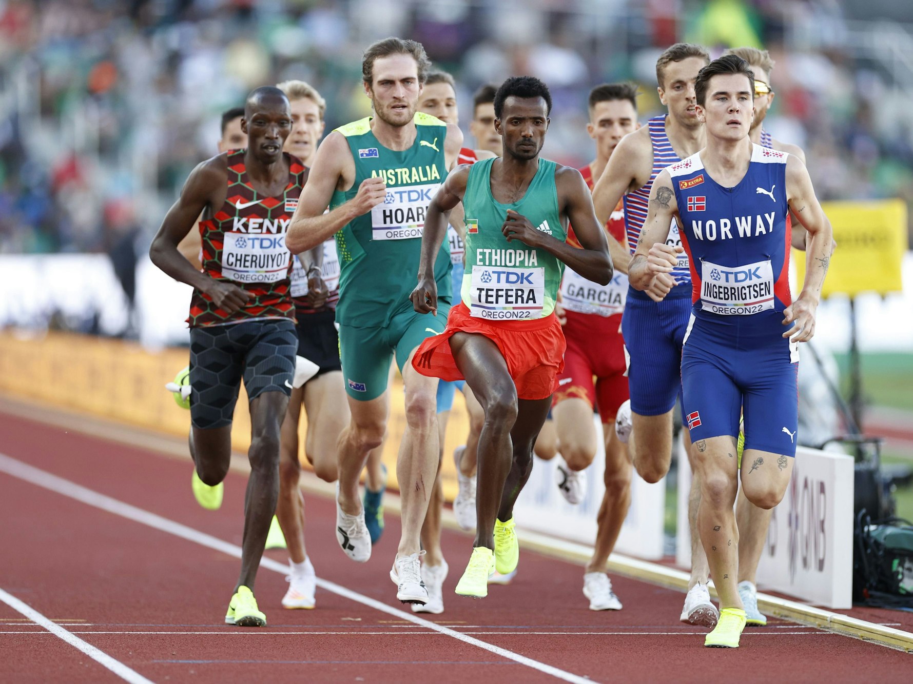 Jakob Ingebrigtsen führt das Feld im Halbfinale der Leichtathletik-WM in Eugene (Oregon) an.
