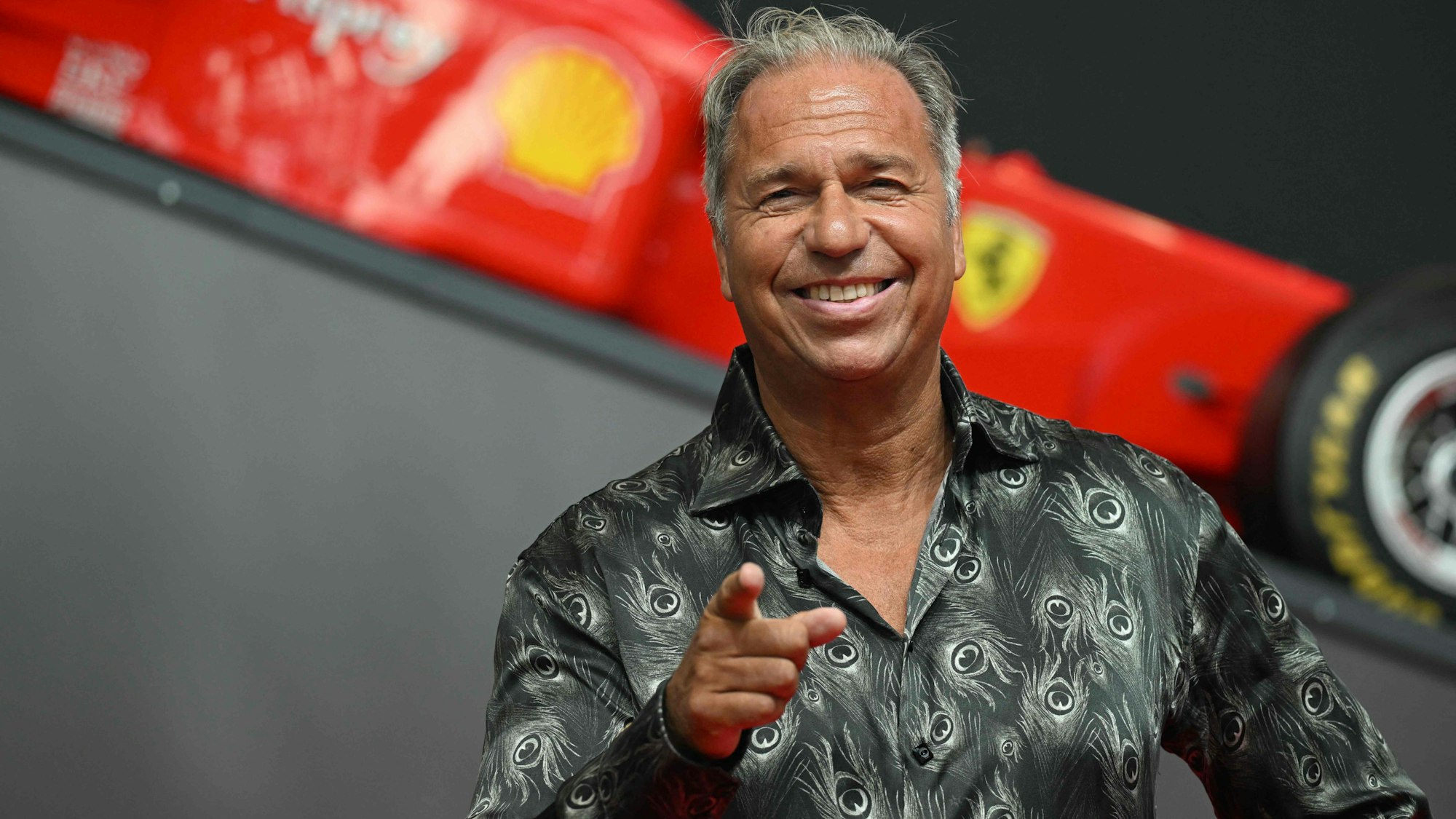 Sport-Moderator Kai Ebel posiert für die Kameras.