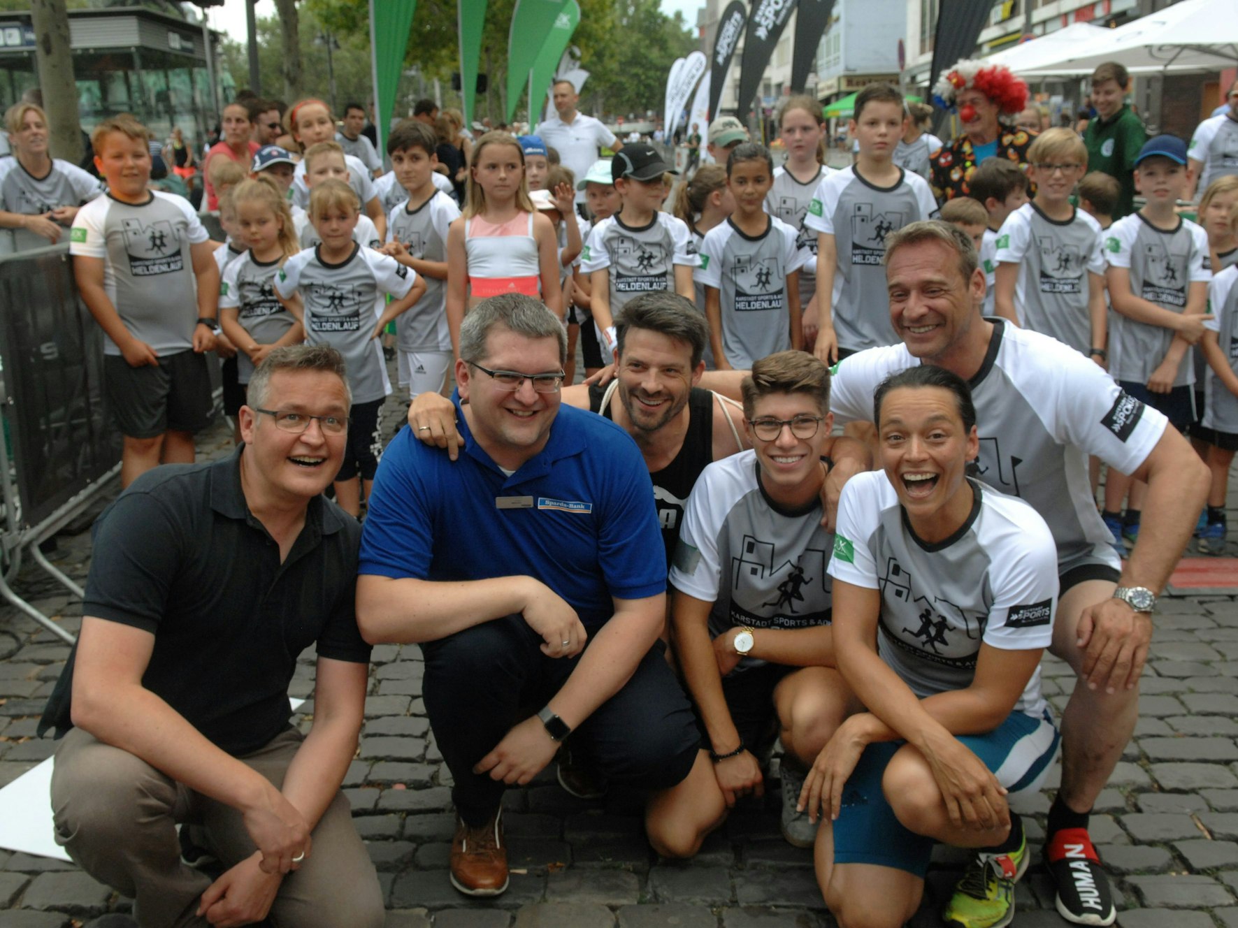 26.07.2019 Köln RTL Spendenlauf Heumarkt mit vl Bernd Fuchs, AOK, Daniel Bruder, Darwin Herbrüggen, Kai Noll und Ivonne de Brock bilder 01,02
Foto: Csaba Peter Rakoczy