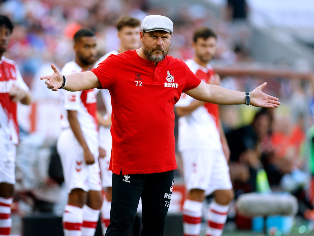 Steffen Baumgart und sein 1. FC Köln, hier am 16. Juli 2022 gegen den AC Mailand, wissen noch nicht, ob sie in den Conference-League-Playoffs zu den gesetzten Teams zählen.