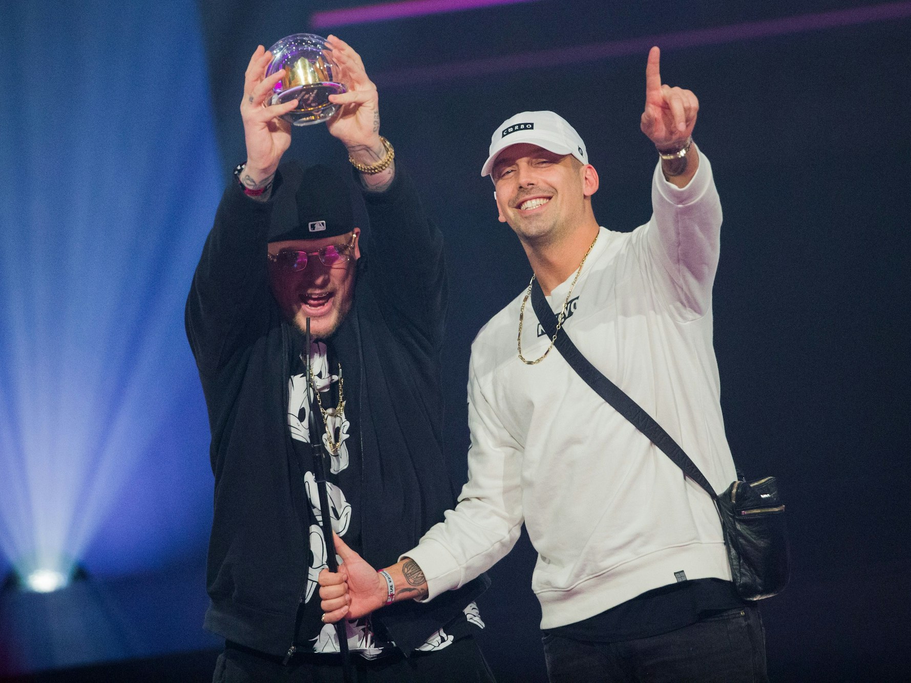 RAF Camora (r) und Bonez MC gehören auch in Rheinland-Pfalz zu den im Musik-Streamingdienst Spotify meistgehörten Künstlern.+++ dpa-Bildfunk +++