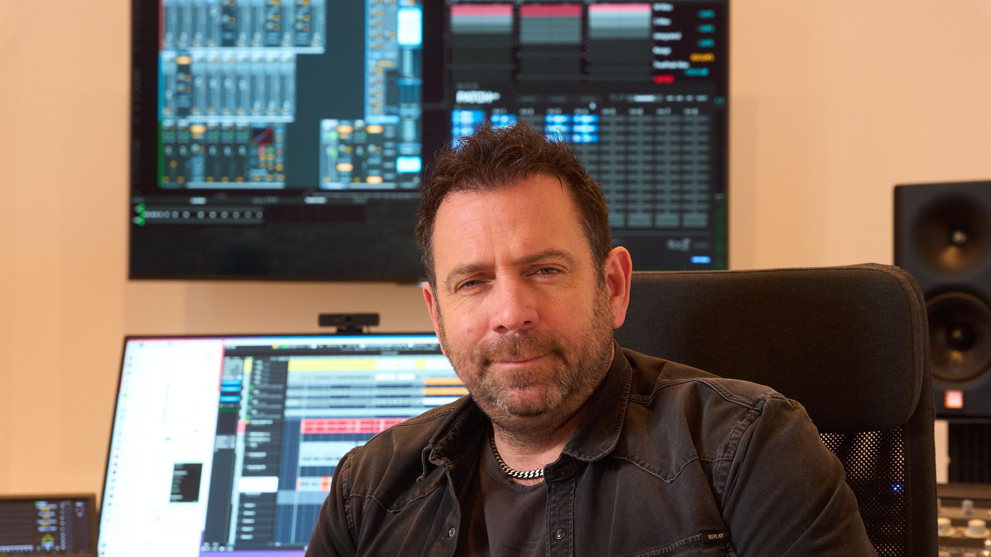 Der Limburger Sänger Ikke Hüftgold alias Matthias Distel, aufgenommen in seinem Studio.