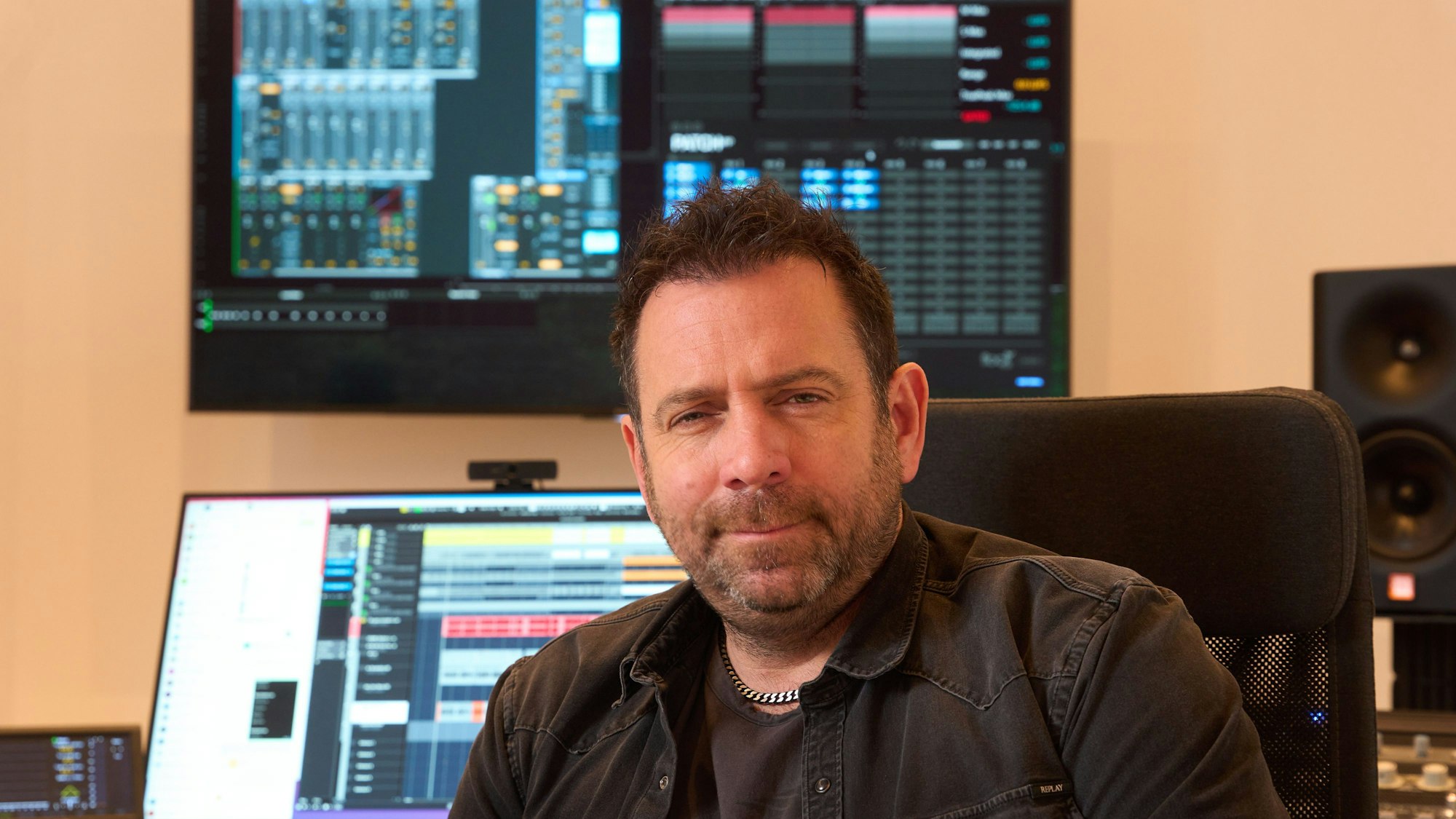 Der Limburger Sänger Ikke Hüftgold alias Matthias Distel, aufgenommen in seinem Studio.