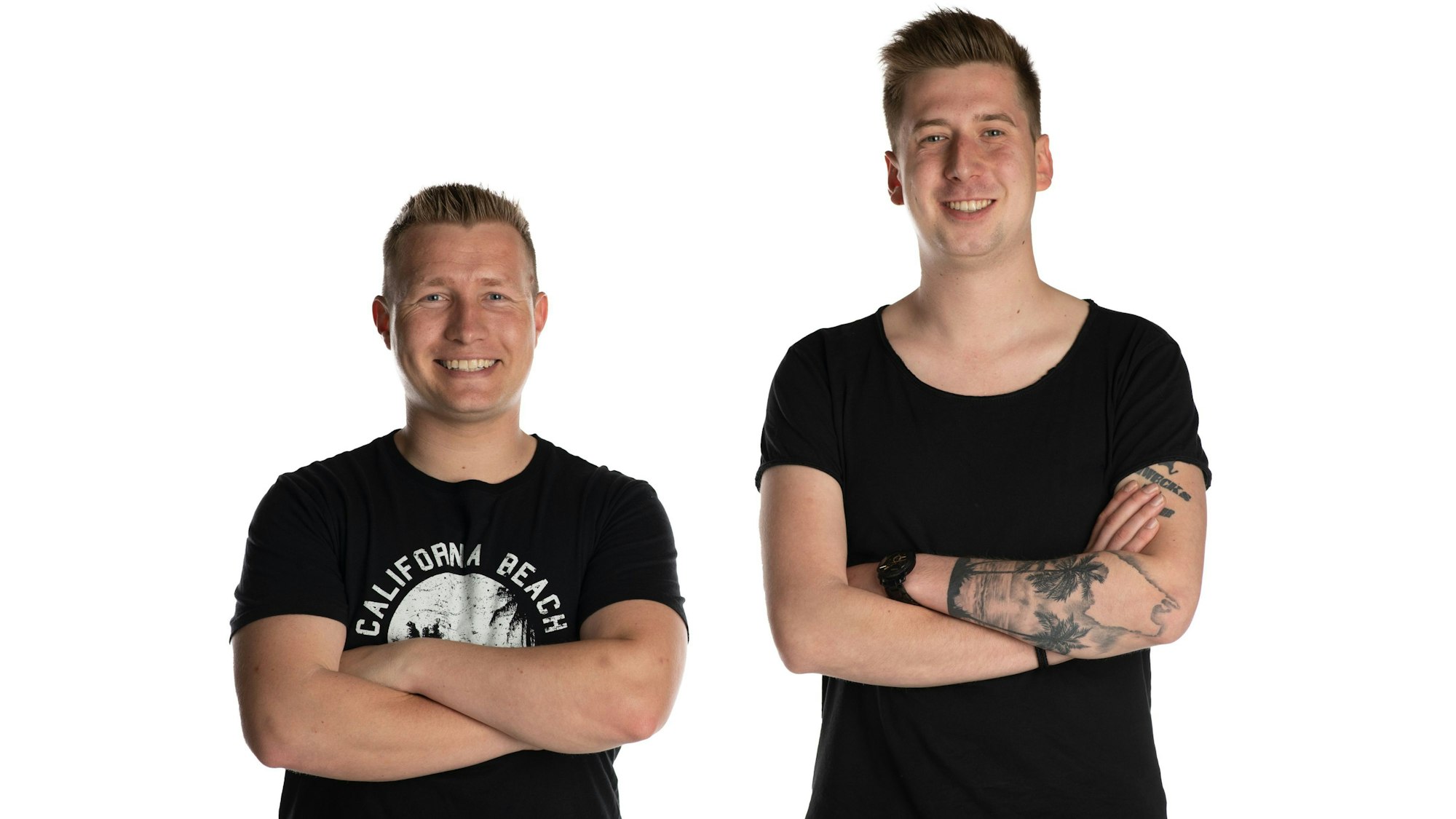 DJ Robin & Schürze (l), Sänger des Partyhits „Layla“, posieren für die Fotografen.