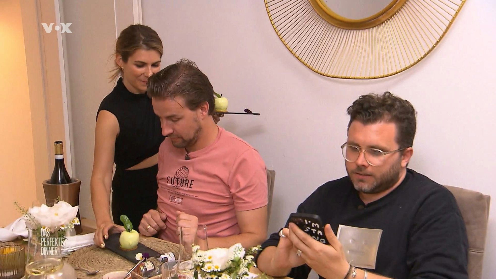 "Das perfekte Dinner"-Gäste vermissen Final-Köchin Cheryl - die baut ein "Kunstwerk"