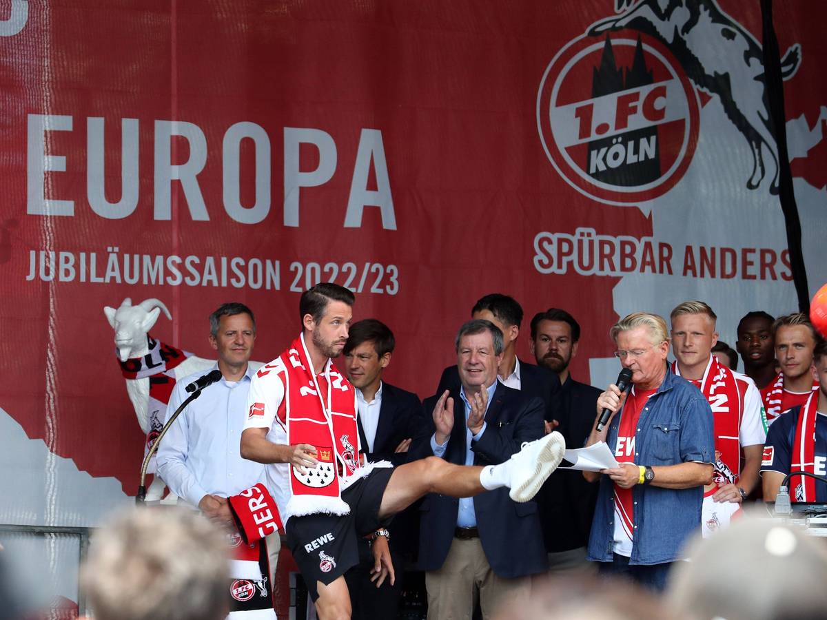 Mark Uth (l.) bei der Saisoneröffnung des 1. FC Köln am 23. Juli 2022