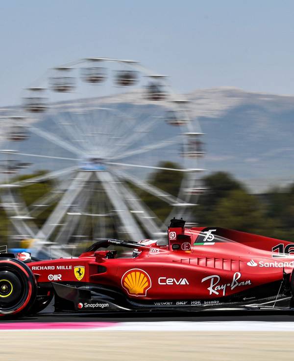 Charles Leclerc in seinem Ferrari-Boliden auf der Strecke in Le Castellet.