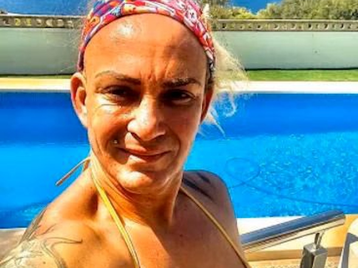 „Goodbye Deutschland“-Star Caro Robens zeigt sich in ihrer Mallorca-Finca extrem freizügig. Das Foto postete sie im August 2021 auf Instagram.