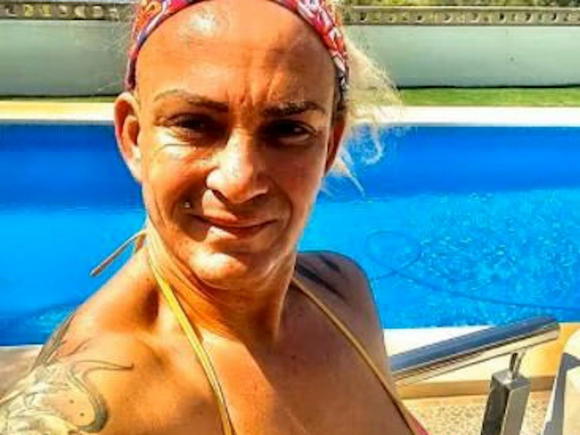 Caro Robens früher und heute: Die Sommerhaus-Teilnehmerin wird oft gefragt, ob sie ein Mann war.