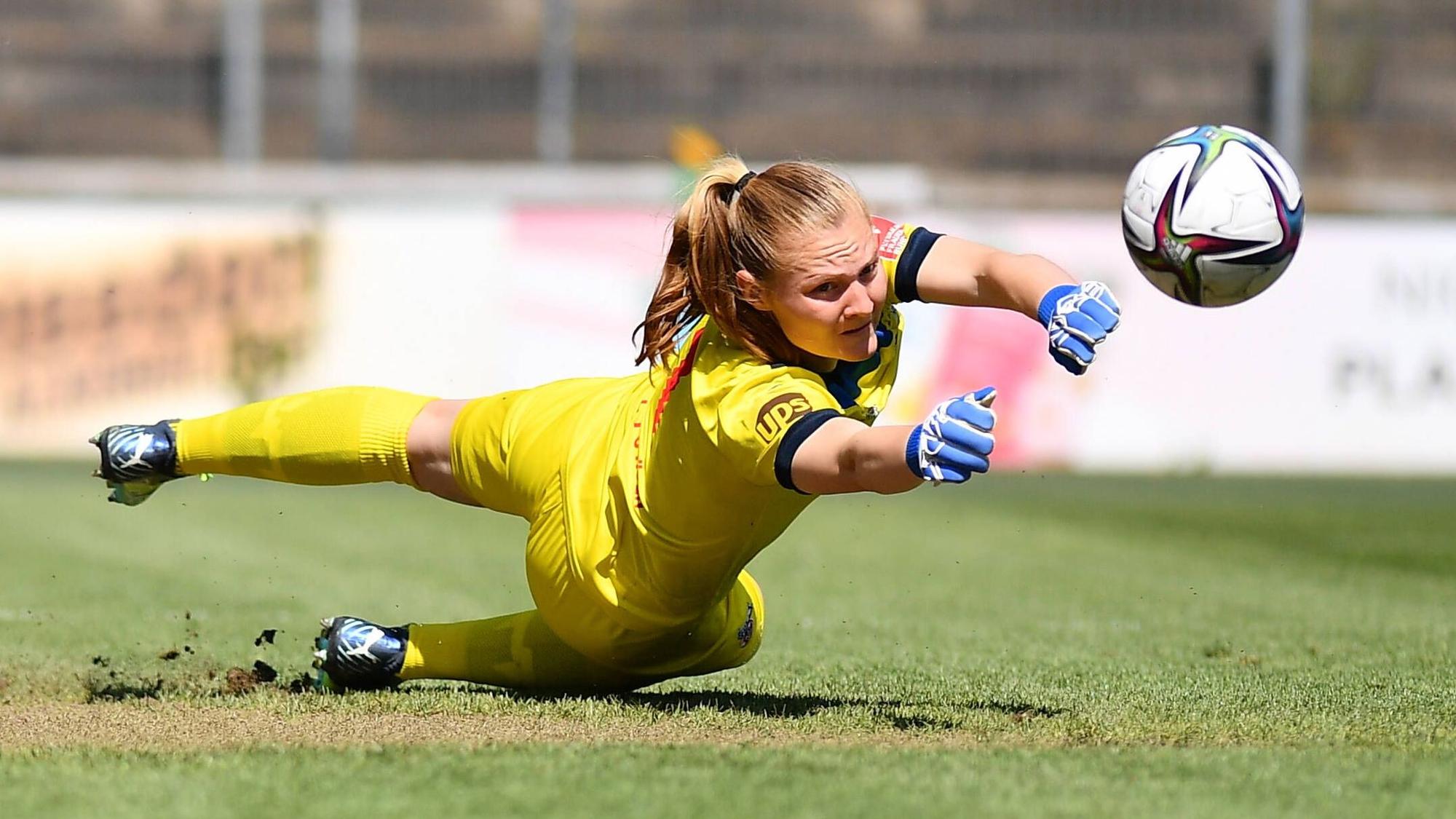 Manon Klett pariert einen Schuss