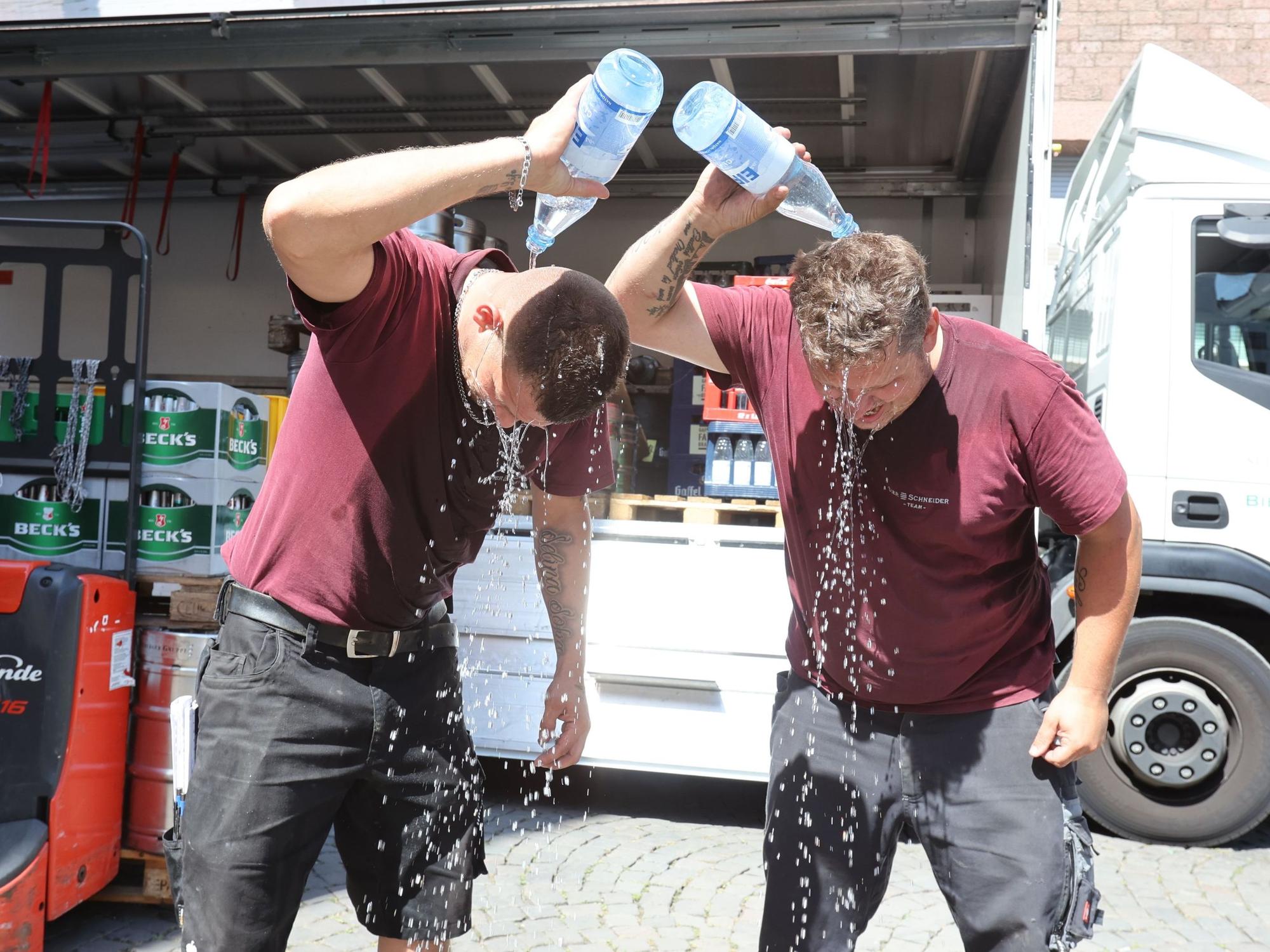 Köln: Hitze Reportage am heißesten Tag in Köln
Getränkelieferanten, Peter Mühlens und Johannes Markus