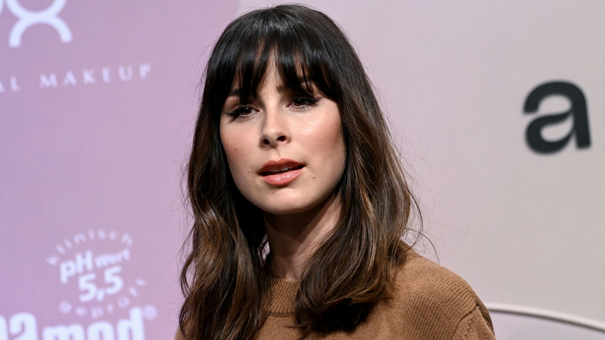 Lena Meyer-Landrut, Sängerin kommt zu ihrer Show „a lot less by Lena Meyer-Landrut“ bei der About You Fashion Week ins Kraftwerk.