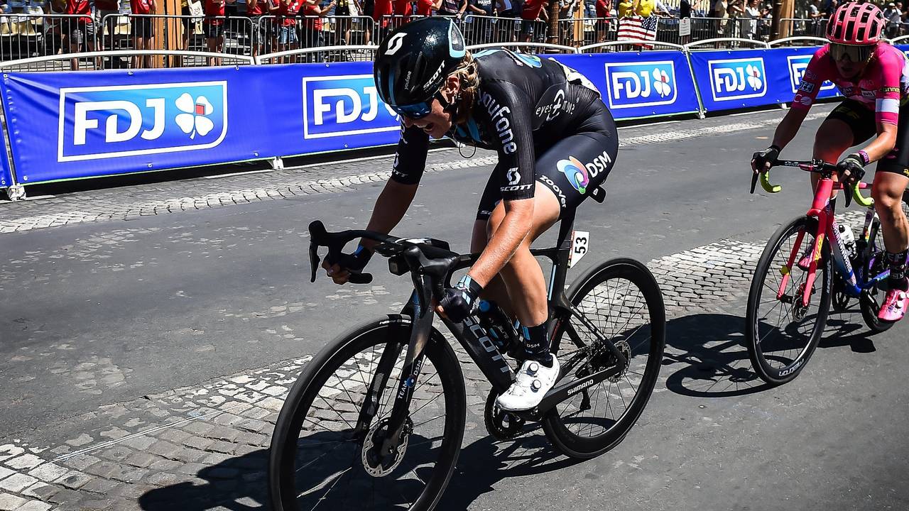 Franziska Koch aus Deutschland vom Team DSM in Aktion.