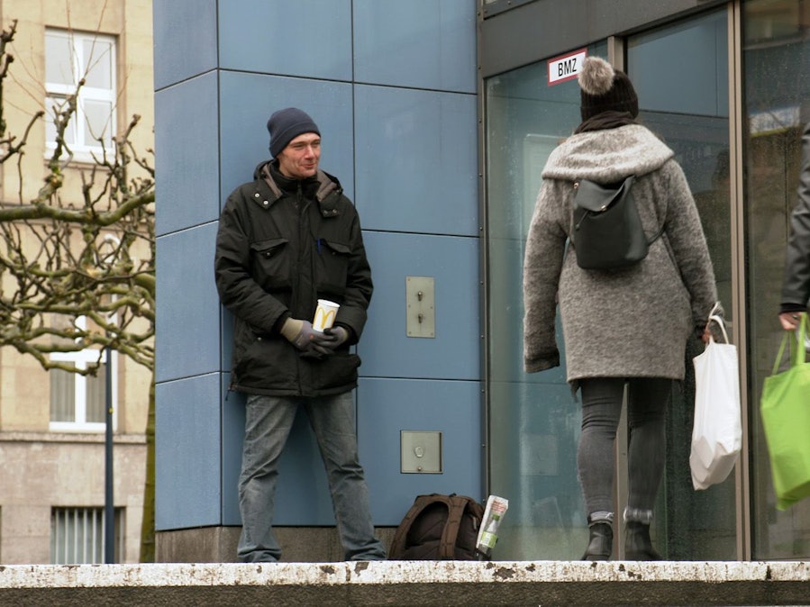 „Hartz Rot Gold – Armutskarte Deutschland“ startet am 26. Juli in die dritte Staffel. Unser Foto zeigt Teilnehmer Marcel (36, li.) – auch er wird in der RTLZWEI-Show begleitet.