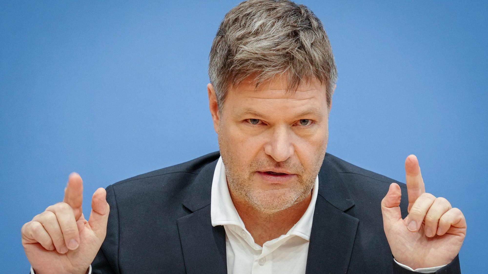 Robert Habeck am 11. Januar 2022 bei einer Bundespressekonferenz in Berlin